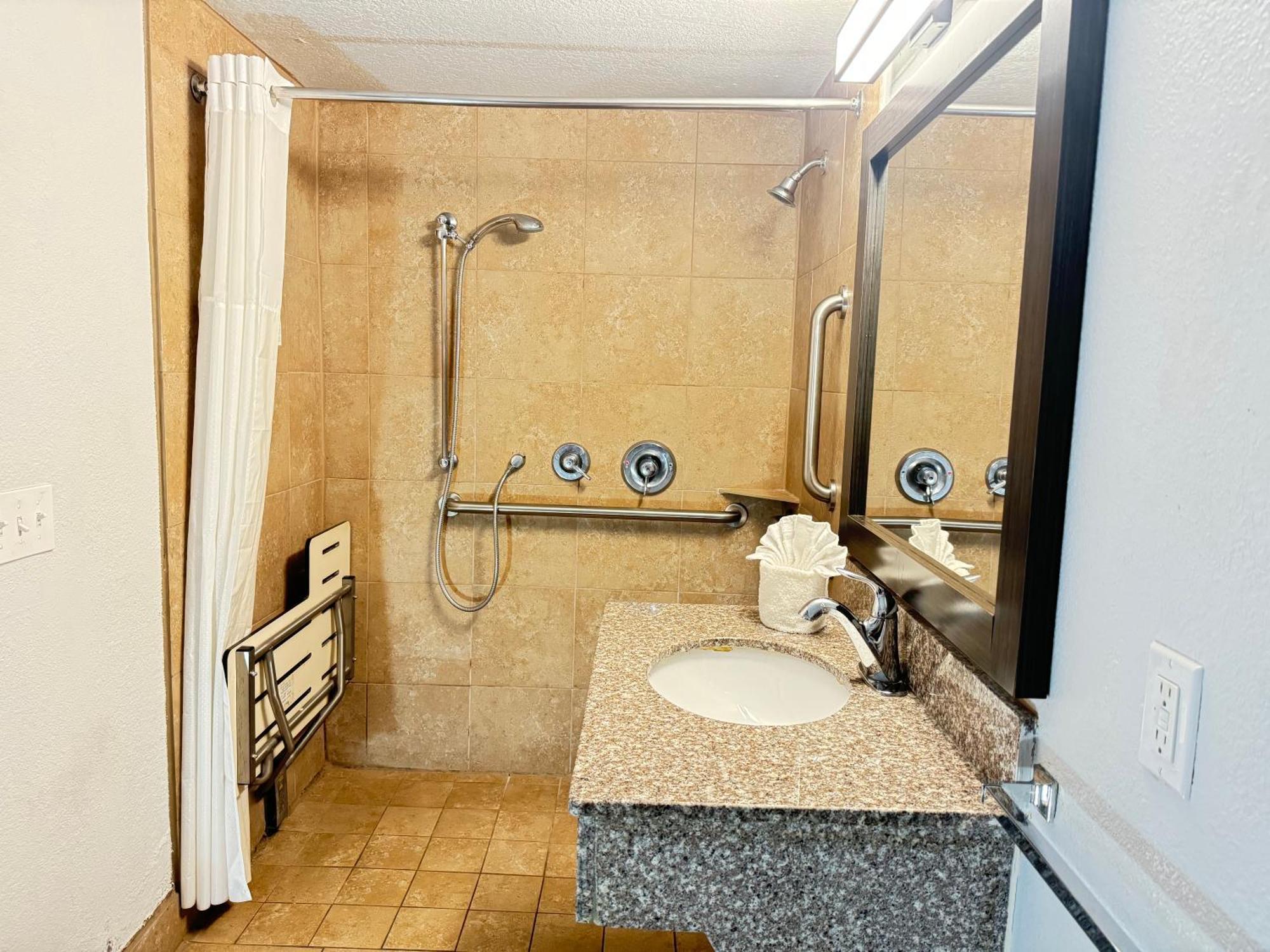 Masters Inn Такер Экстерьер фото